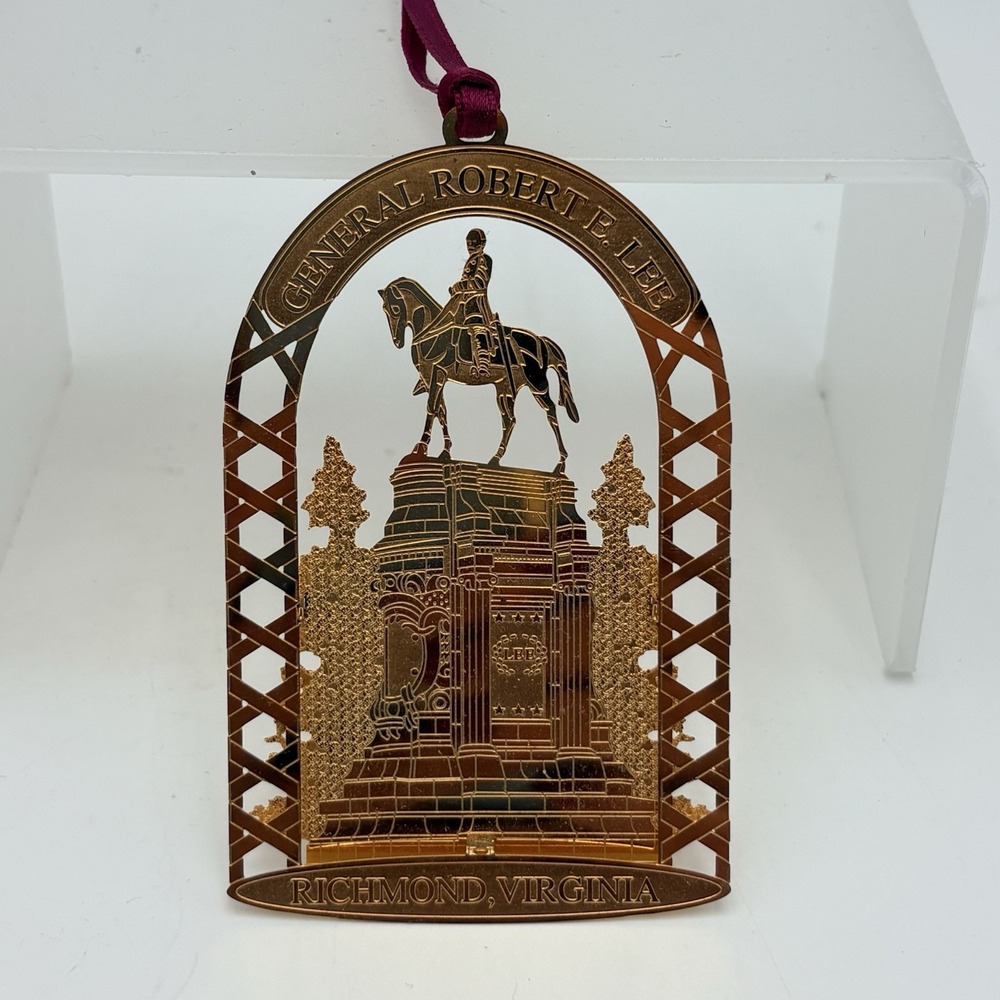 General Robert E Lee Monument Richmond VA Gold Brass Christmas Ornament VTG
